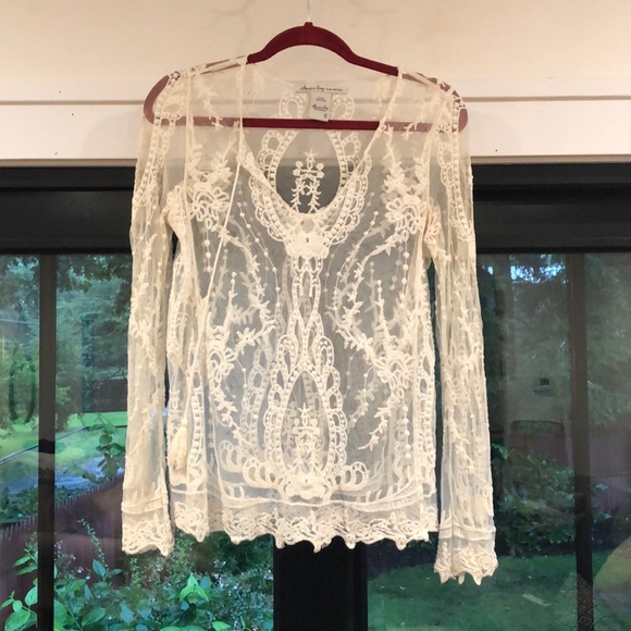 Tops - Mesh/lace long sleeve light and airy shirt